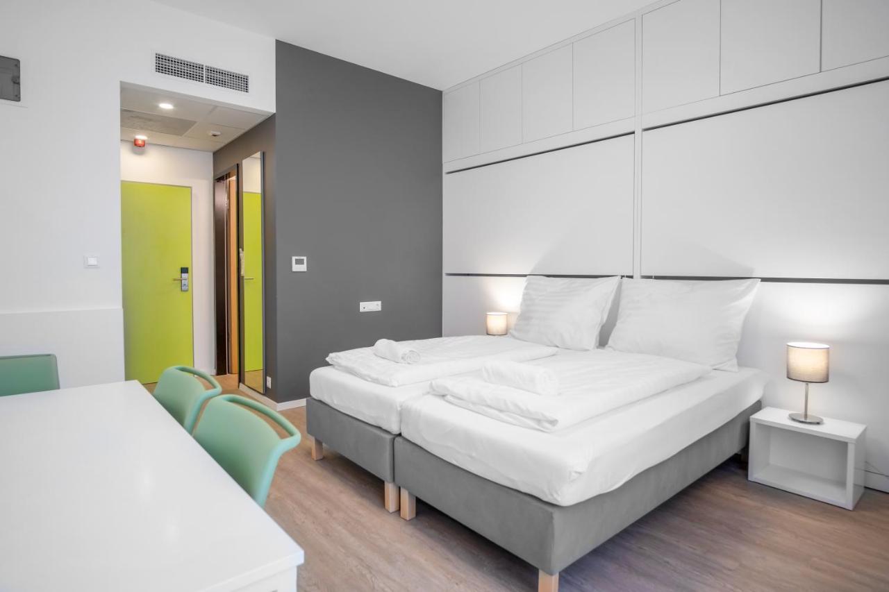 Balatonalmádi Ciszterci Rendezvenykoezpont Bed & Breakfast エクステリア 写真