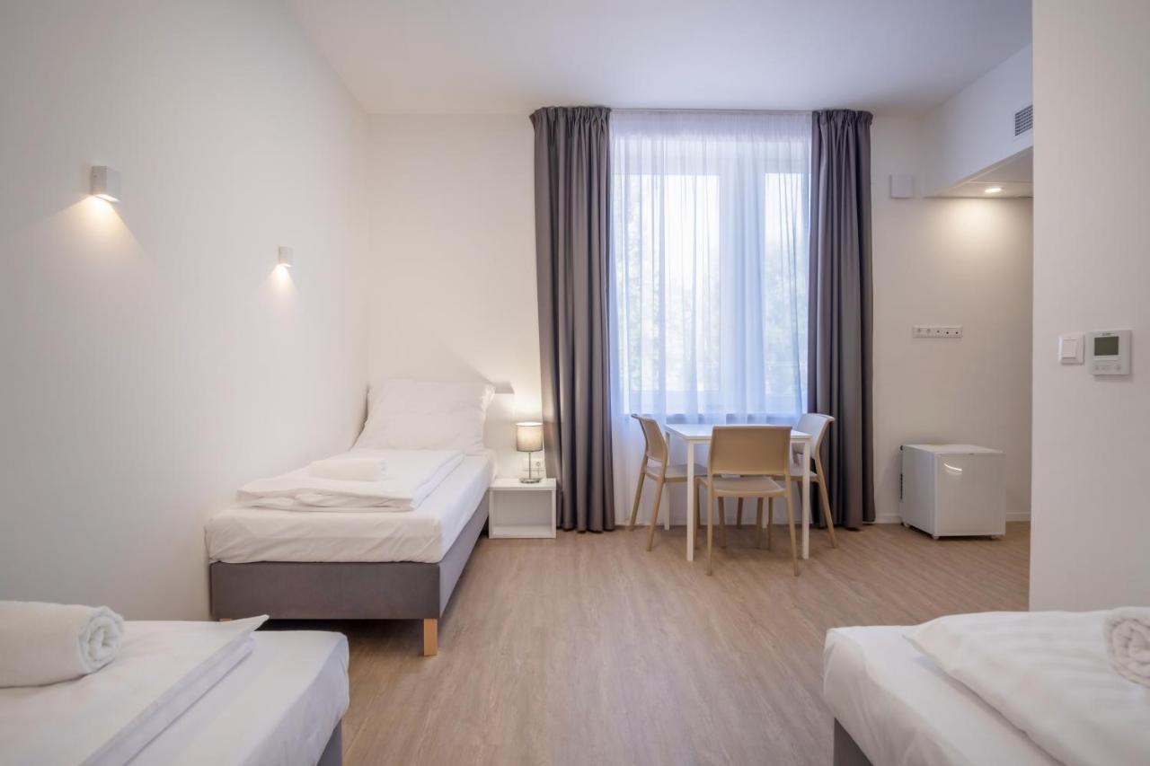 Balatonalmádi Ciszterci Rendezvenykoezpont Bed & Breakfast エクステリア 写真
